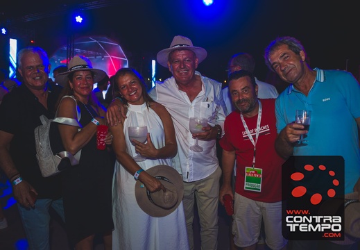 251-2385-RFM-Beach-Power Veronica Lalanda